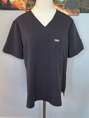 FIGS Technical Collection Catarina One-Pocket Scrub Top - Women's Large